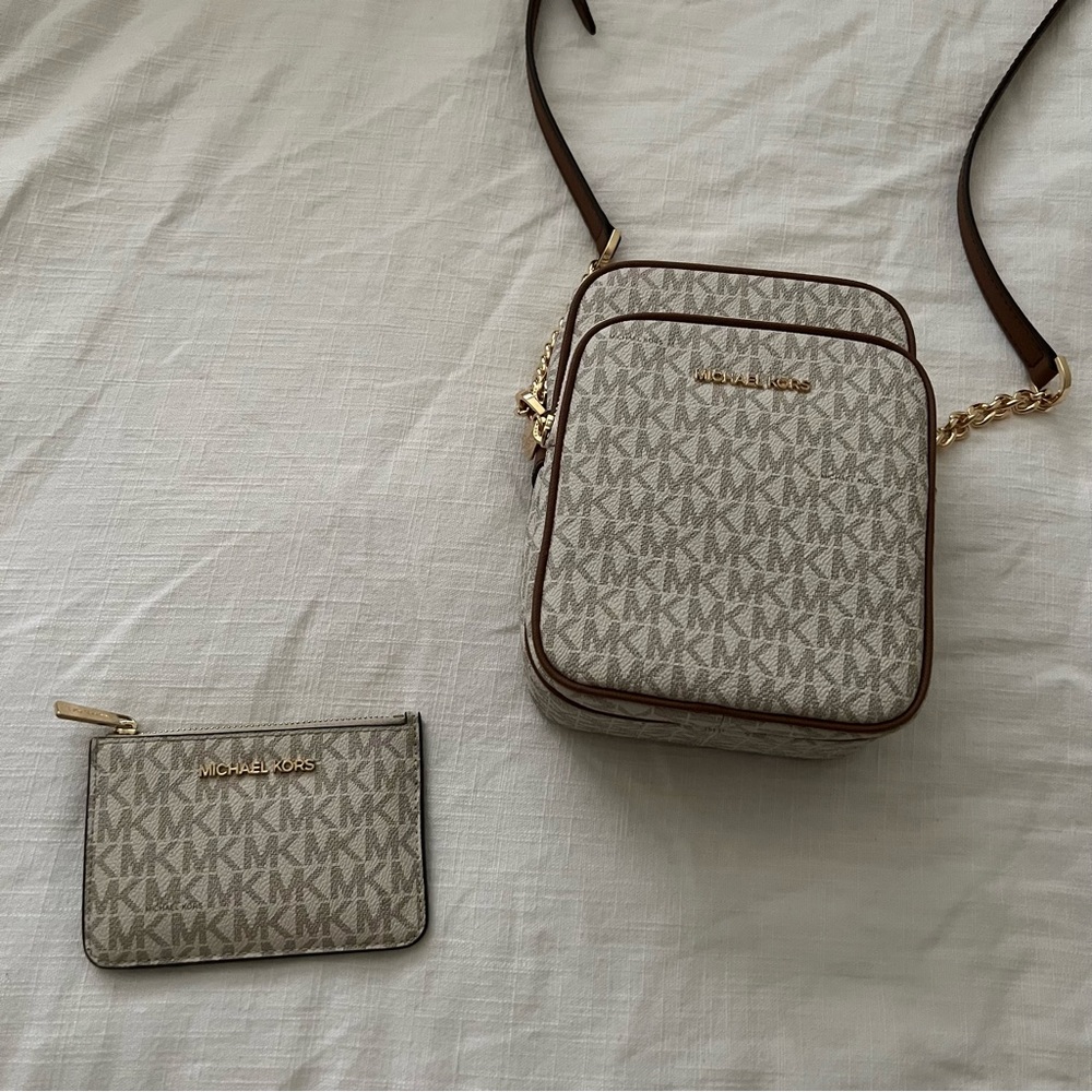 Michael Kors Jet Set Travel Medium Logo Crossbody Bag